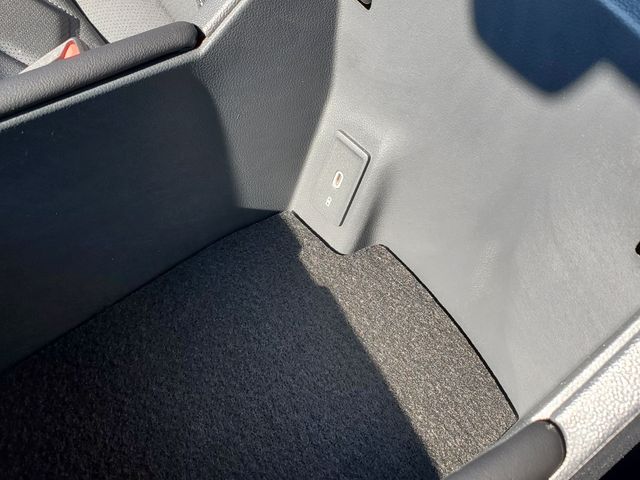 2026 Volkswagen Atlas Cross Sport SE w/Tech - Photo 30