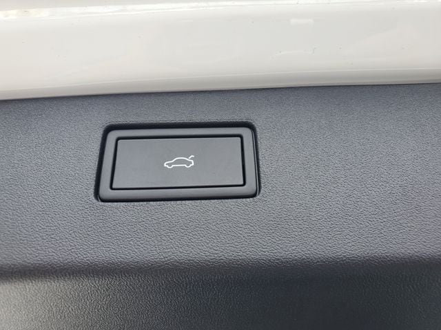 2026 Volkswagen Tiguan SE - Photo 14