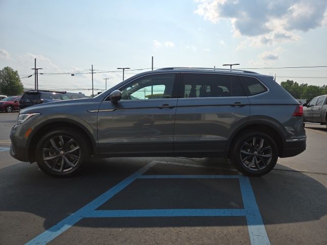 2022 Volkswagen Tiguan SE photo 3