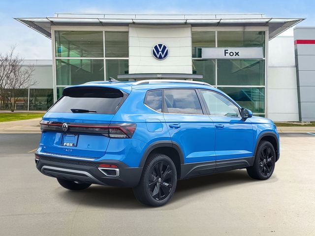 2025 Volkswagen Taos SE photo 4