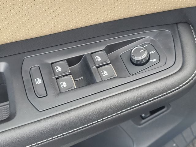 2026 Volkswagen Atlas Cross Sport SE w/Tech - Photo 12