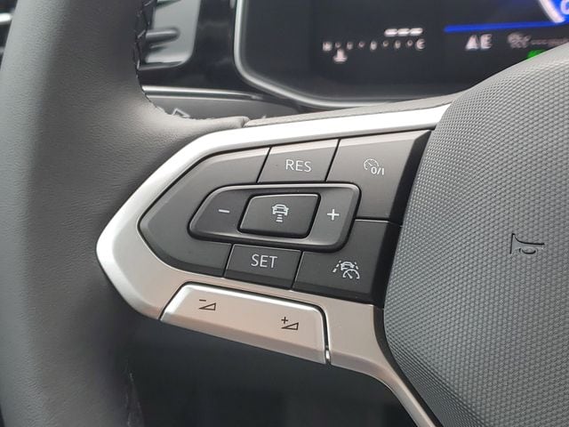 2025 Volkswagen Jetta SE - Photo 14