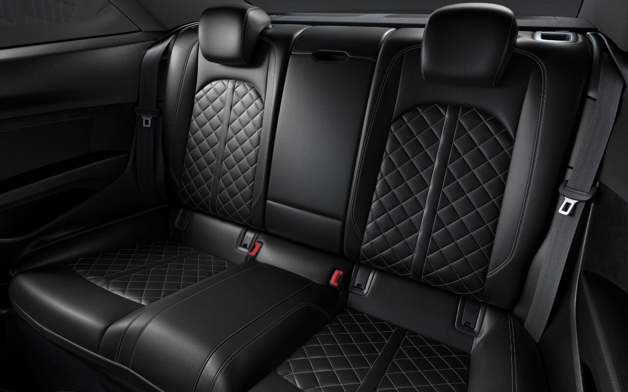 vue de l'habitacle d'une Audi S5 Coupe 2023