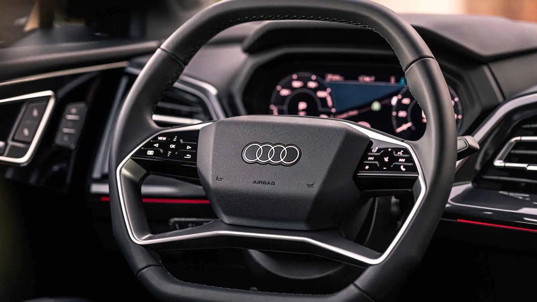 Le volant du Audi Q4 e-tron.