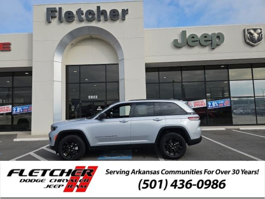 Used 2024 Jeep Grand Cherokee Altitude SUV