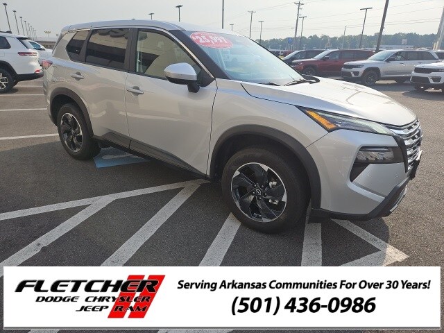 2024 Nissan Rogue SV photo 3