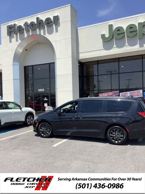 2021 Chrysler Pacifica Touring L's photo