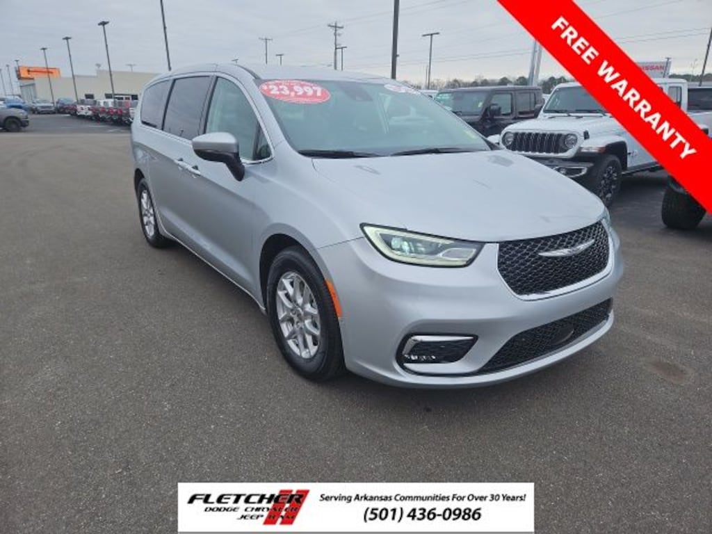Used 2023 Chrysler Pacifica Touring L Minivan/Van
