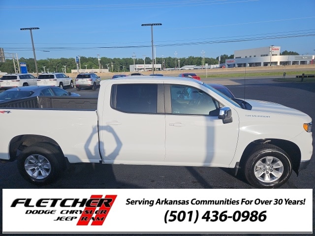 Used 2023 Chevrolet Silverado 1500 LT with VIN 1GCUDDED8PZ325705 for sale in Little Rock