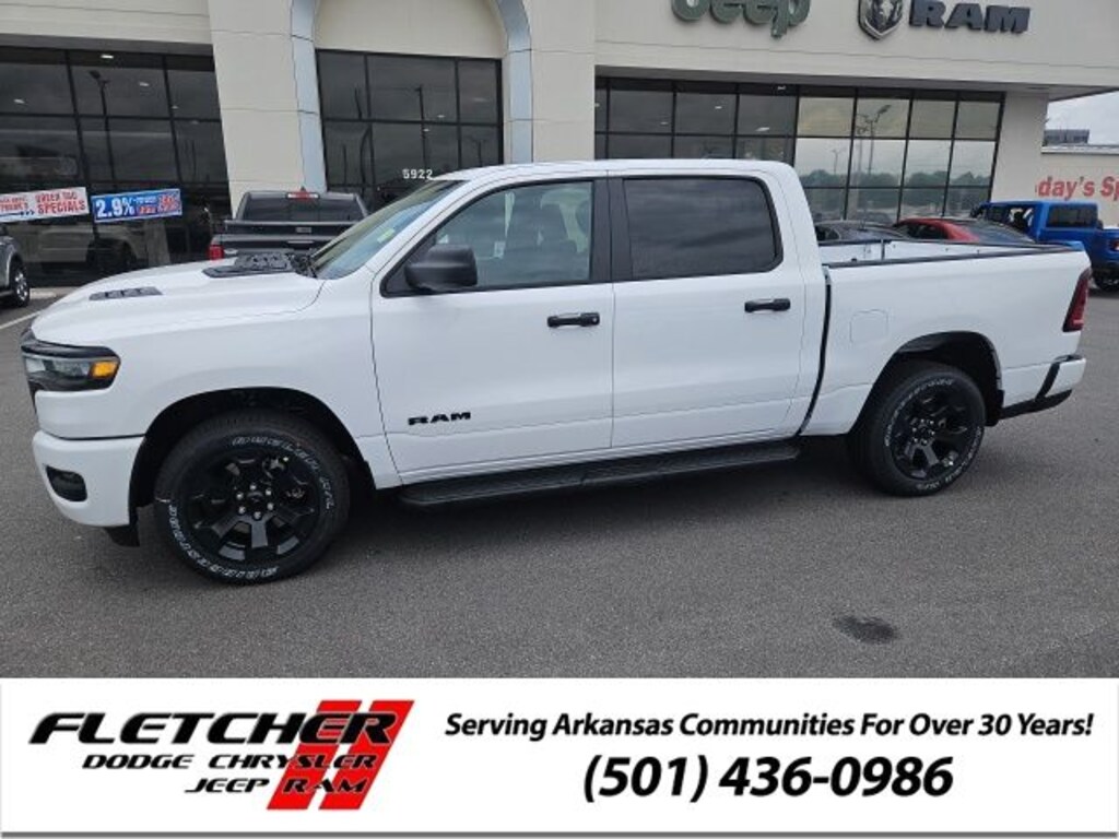 New 2026 Ram 1500 EXPRESS CREW CAB 4X4 5'7 BOX Pickup