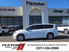 2026 Chrysler Pacifica SELECT Passenger Van