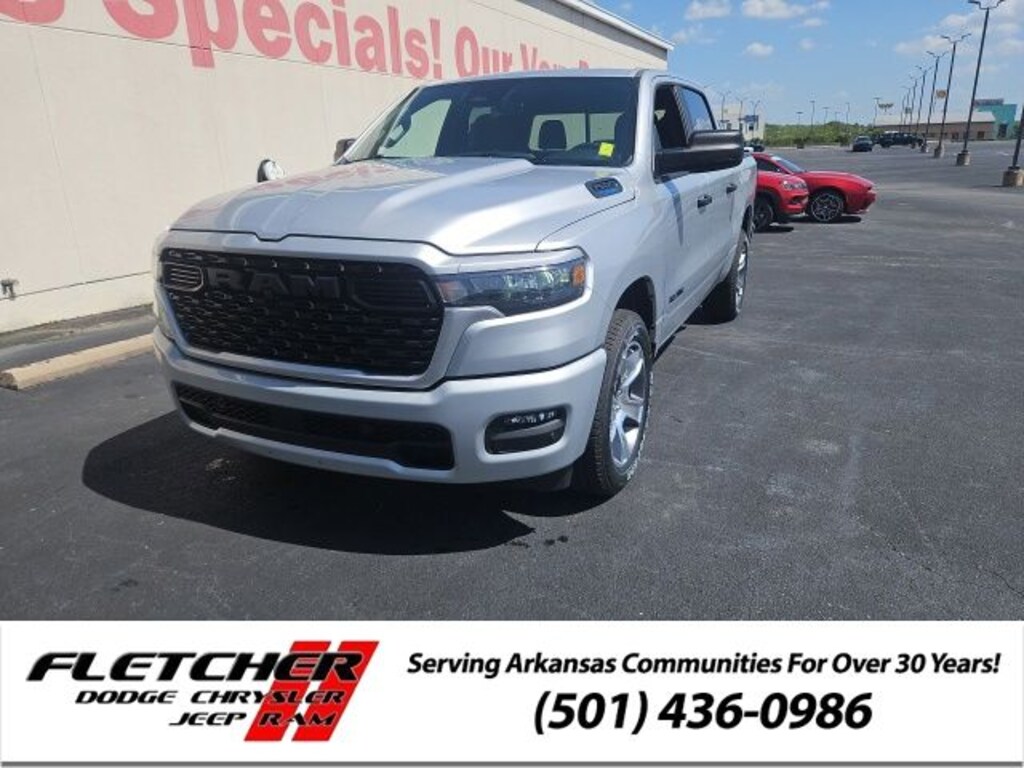 New 2026 Ram 1500 EXPRESS CREW CAB 4X2 5'7 BOX Pickup