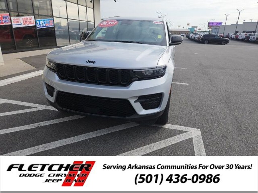 Used 2024 Jeep Grand Cherokee Altitude SUV