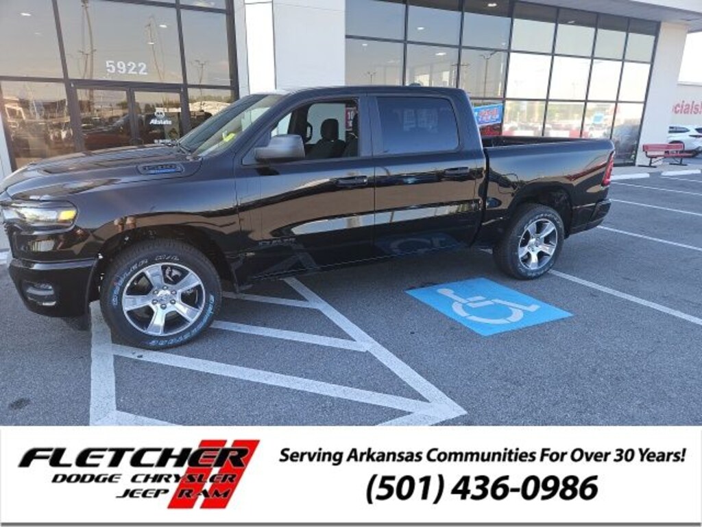 New 2026 Ram 1500 EXPRESS CREW CAB 4X2 5'7 BOX Pickup
