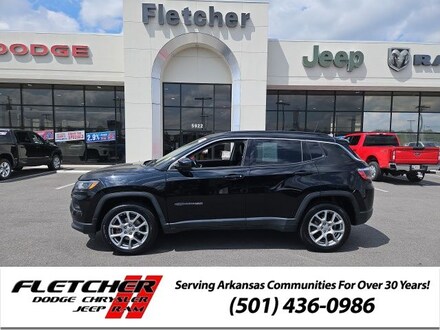 2022 Jeep Compass Latitude Lux SUV 3C4NJDFB3NT118461
