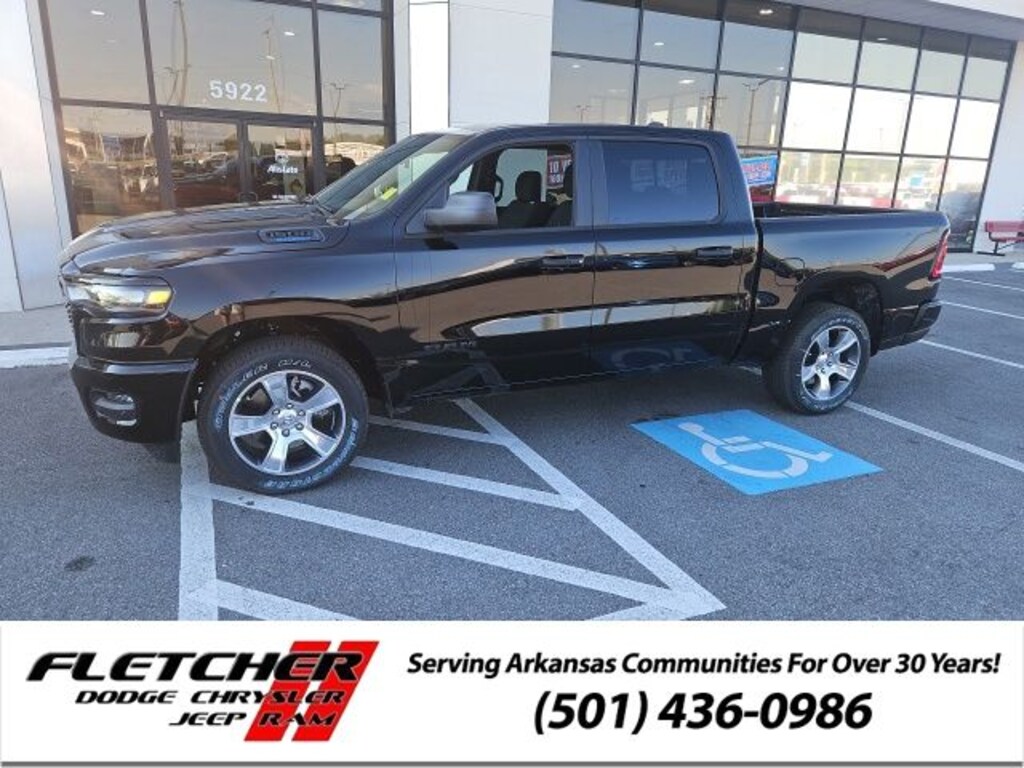 New 2026 Ram 1500 EXPRESS CREW CAB 4X2 5'7 BOX Pickup