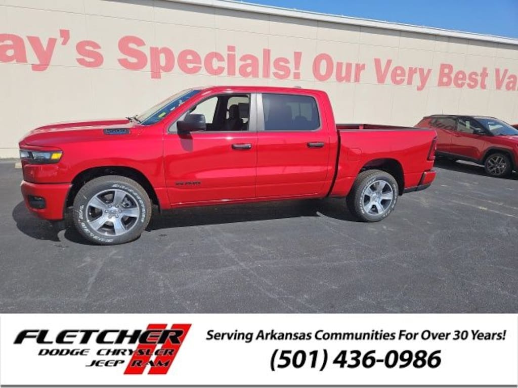 New 2026 Ram 1500 EXPRESS CREW CAB 4X2 5'7 BOX Pickup