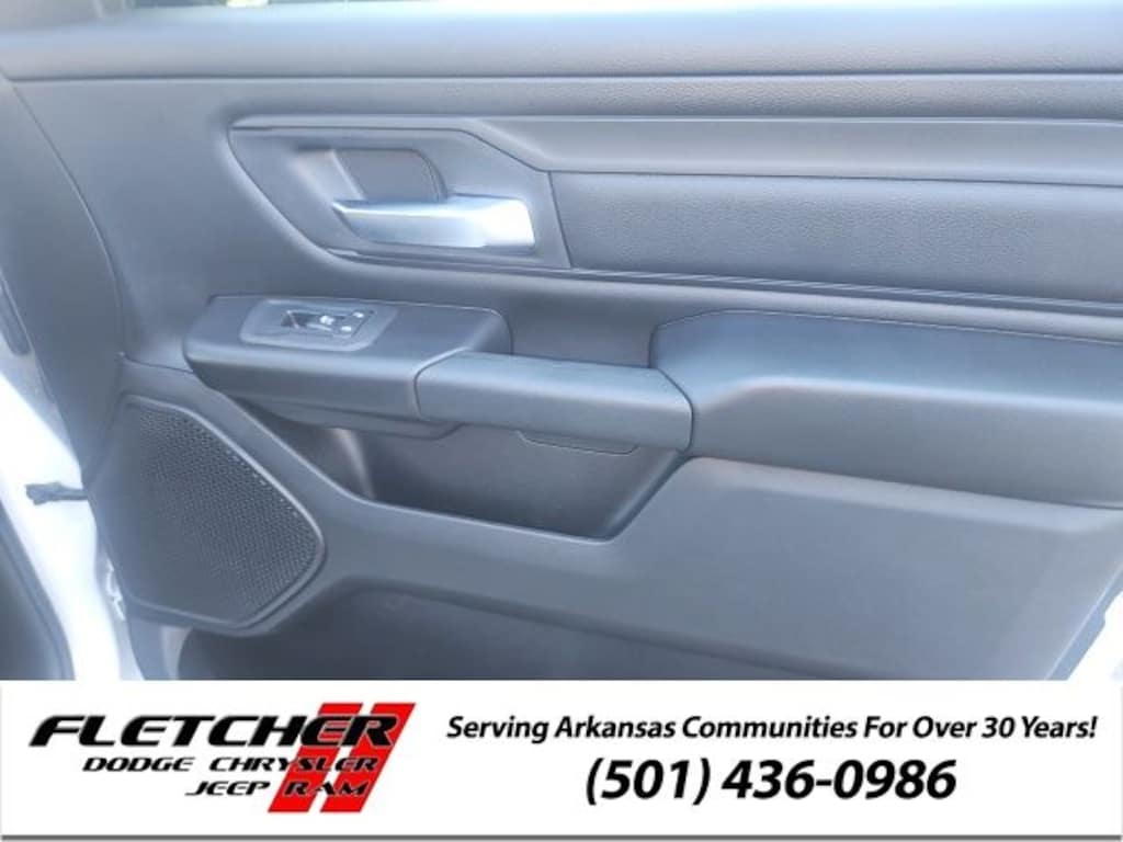 New 2026 Ram 1500 EXPRESS CREW CAB 4X4 5'7 BOX Pickup