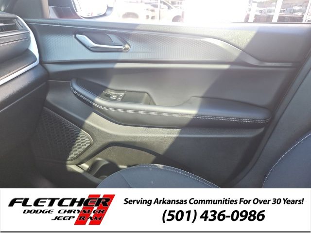 2025 Jeep Grand Cherokee Laredo - Photo 14