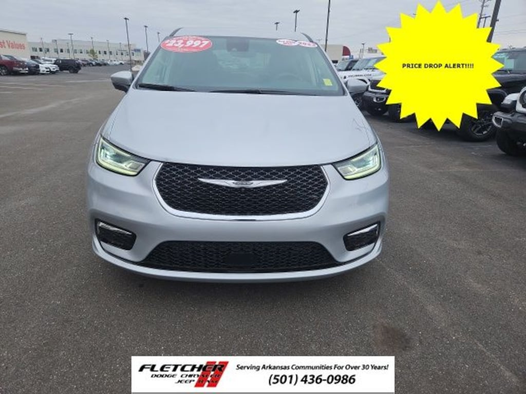 Used 2023 Chrysler Pacifica Touring L Minivan/Van