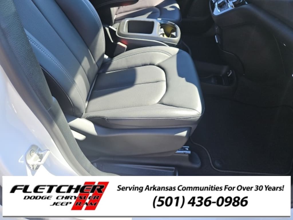New 2026 Chrysler Pacifica SELECT Passenger Van