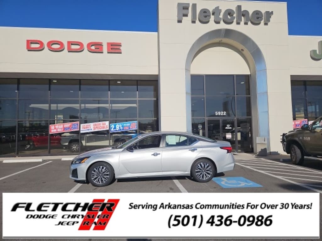 Used 2024 Nissan Altima 2.5 SV Sedan