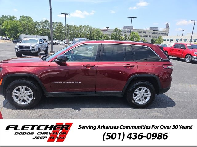 2023 Jeep Grand Cherokee Laredo 4x4's photo