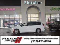 2026 Chrysler Pacifica SELECT Passenger Van