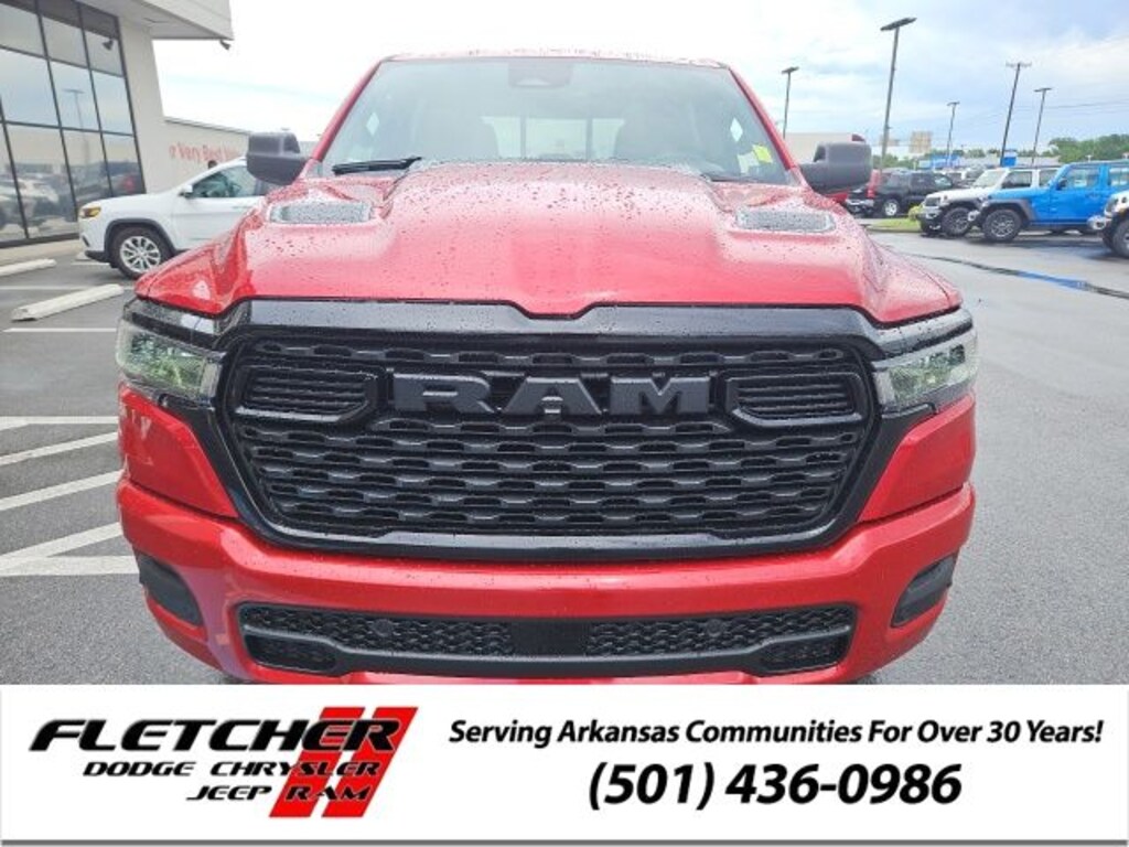 New 2026 Ram 1500 EXPRESS CREW CAB 4X4 5'7 BOX Pickup