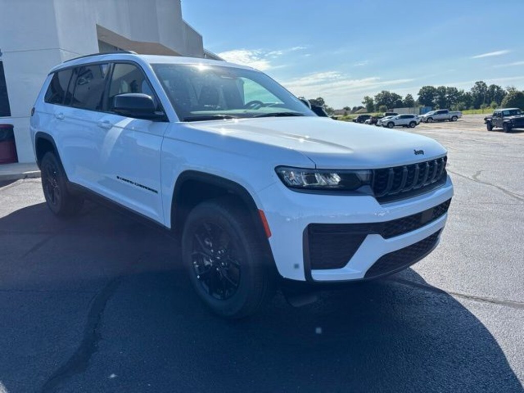 New 2026 Jeep Grand Cherokee L LAREDO ALTITUDE 4X4 Sport Utility