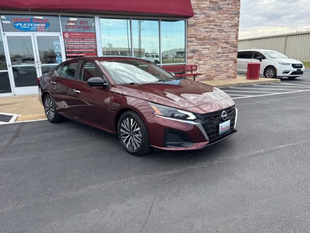 Used 2025 Nissan Altima 2.5 SV Sedan