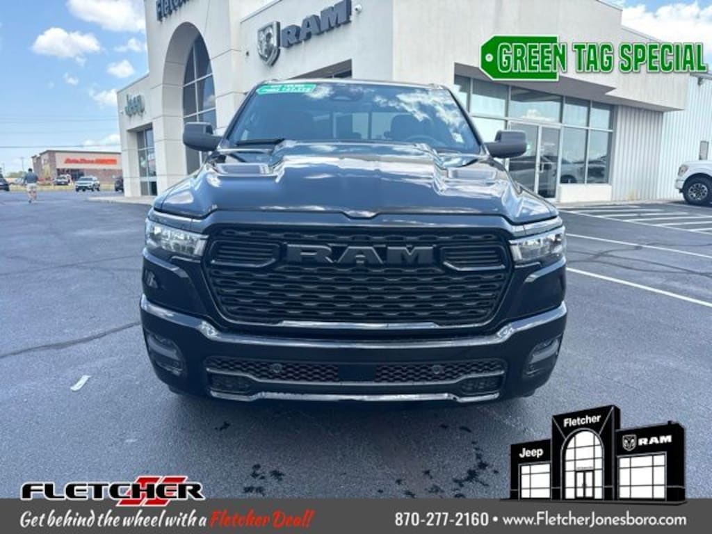 New 2026 Ram 1500 EXPRESS CREW CAB 4X4 5'7 BOX Pickup