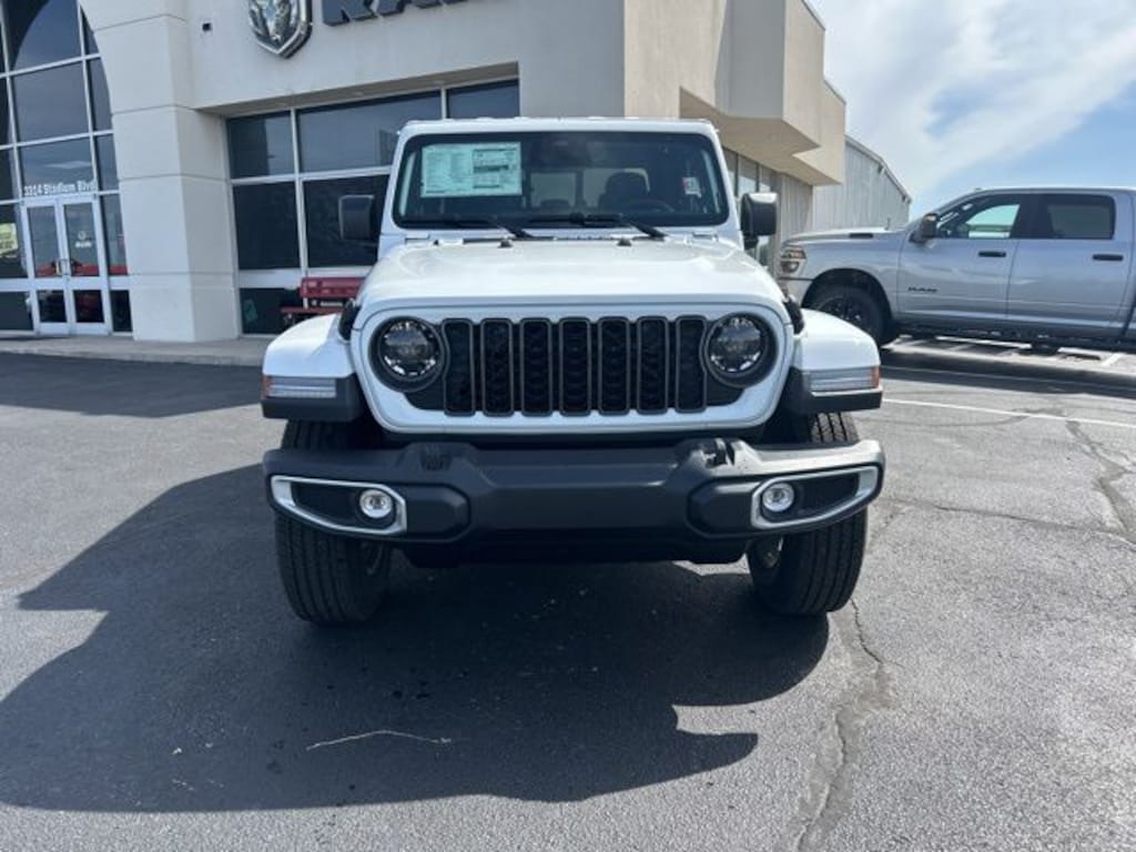 New 2026 Jeep Gladiator SAHARA 4X4 Pickup