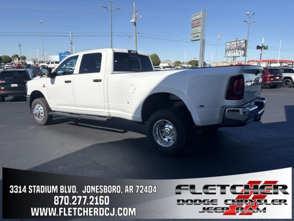 New 2026 Ram 3500 TRADESMAN CREW CAB 4X4 8' BOX Pickup