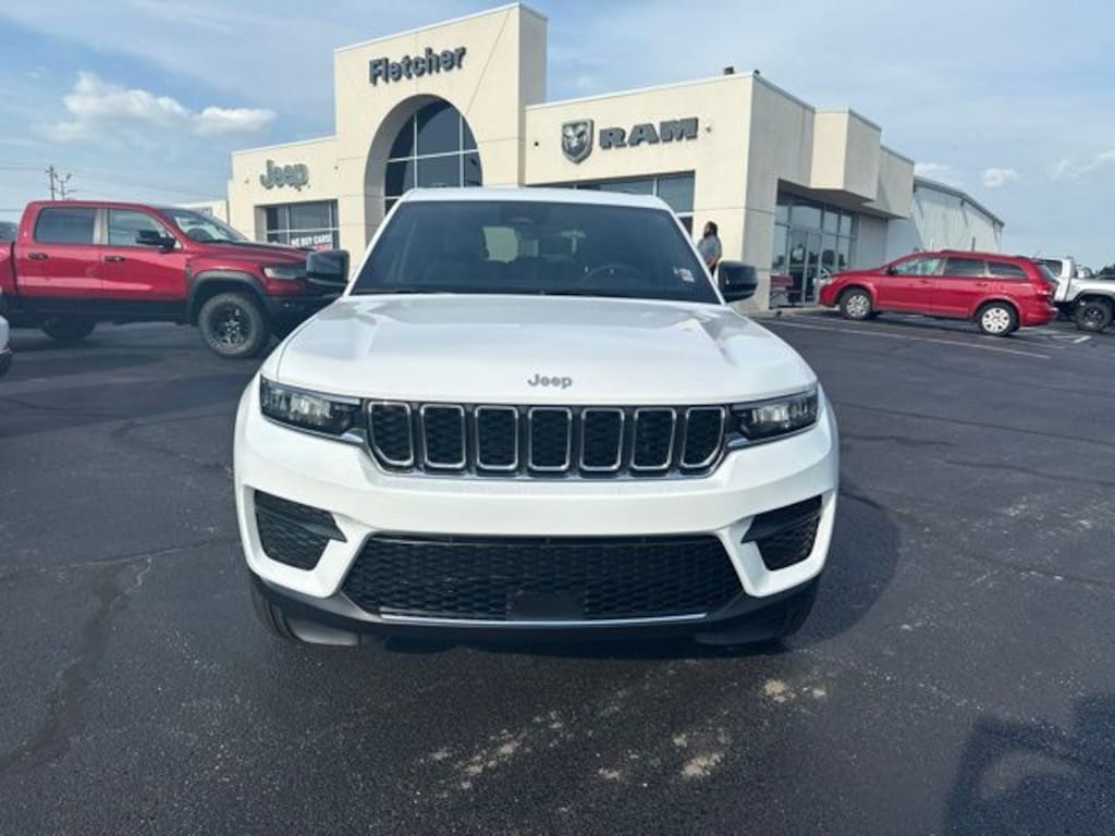 New 2026 Jeep Grand Cherokee LAREDO X 4X2 Sport Utility