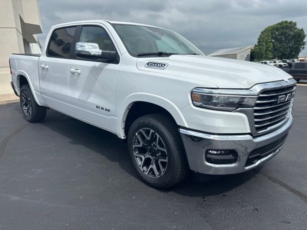 New 2026 Ram 1500 LARAMIE CREW CAB 4X4 5'7 BOX Pickup