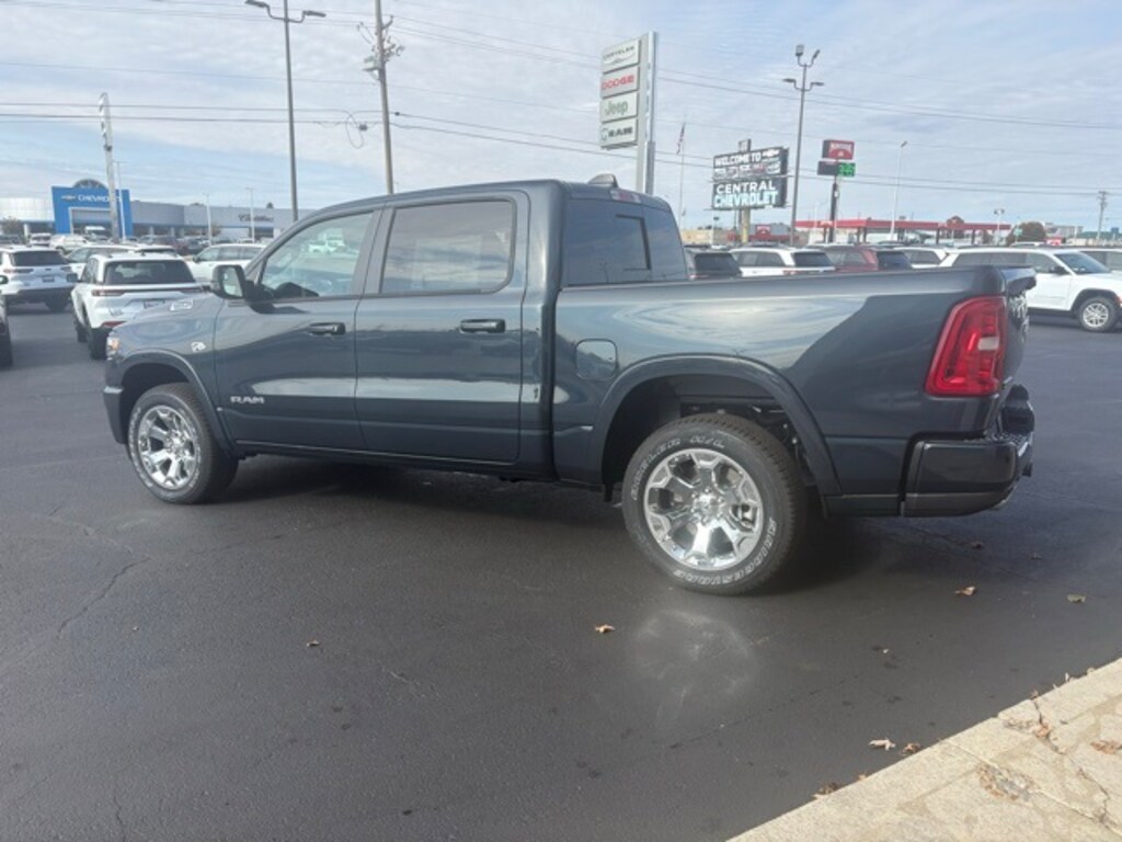 New 2026 Ram 1500 BIG HORN CREW CAB 4X4 5'7 BOX Pickup