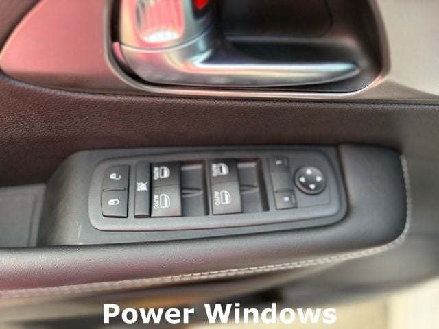 2026 Chrysler Pacifica Select - Photo 10
