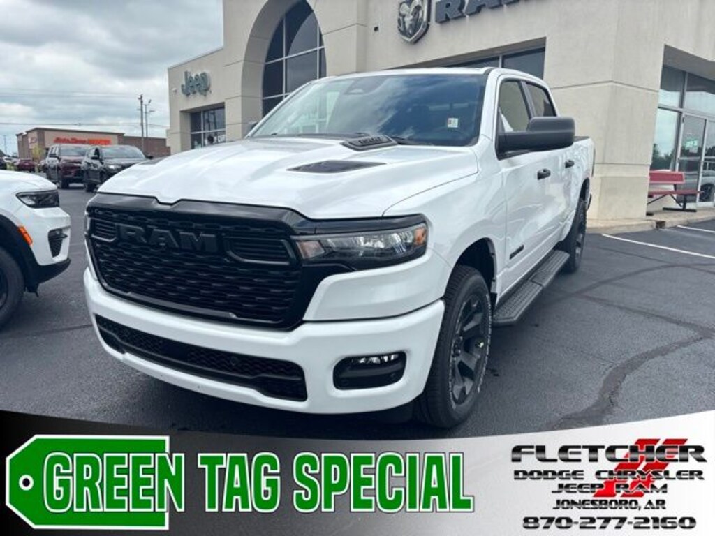 New 2026 Ram 1500 EXPRESS CREW CAB 4X4 5'7 BOX Pickup