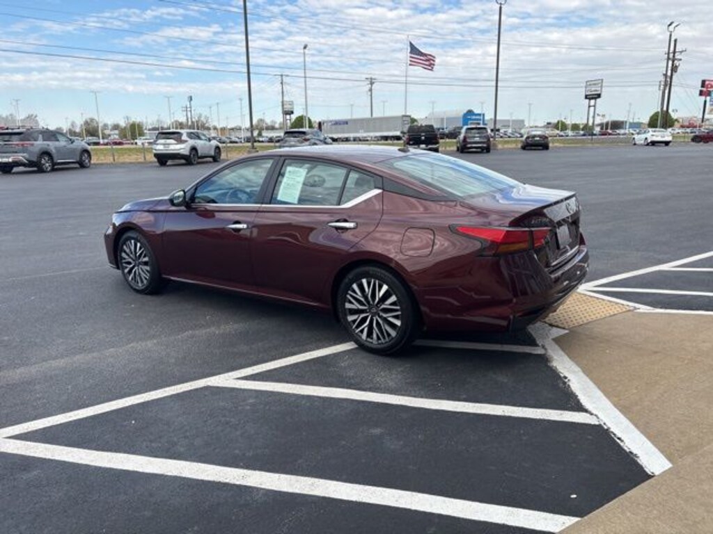 Used 2025 Nissan Altima 2.5 SV Sedan