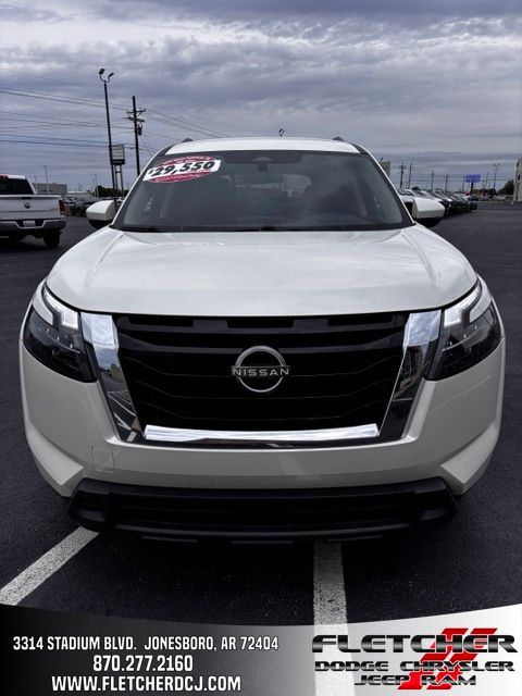 2024 Nissan Pathfinder SV 2WD's photo