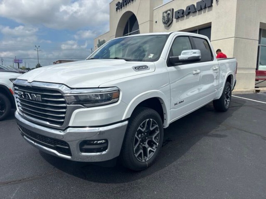 New 2026 Ram 1500 LARAMIE CREW CAB 4X4 5'7 BOX Pickup