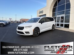 2026 Chrysler Pacifica SELECT AWD Passenger Van