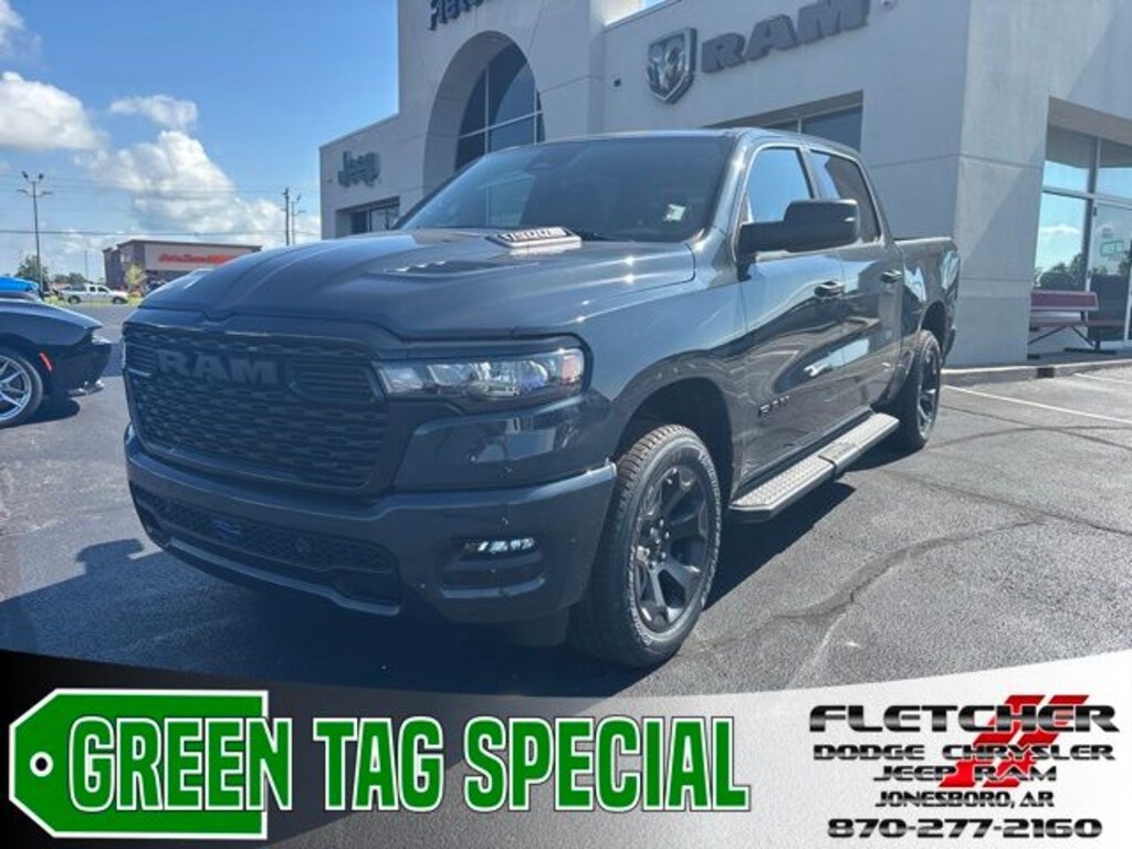 New 2026 Ram 1500 EXPRESS CREW CAB 4X4 5'7 BOX Pickup