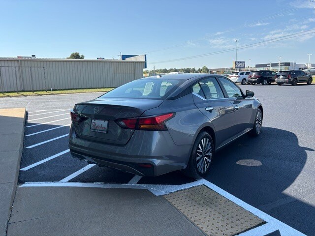 2024 Nissan Altima 2.5 SV photo 3