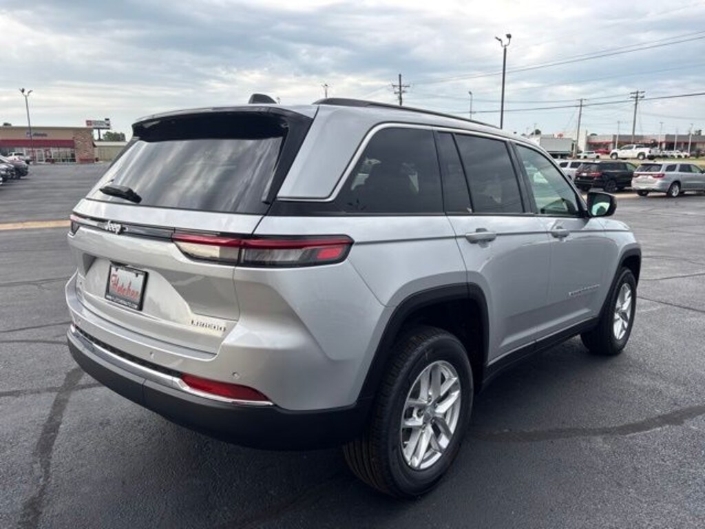 New 2026 Jeep Grand Cherokee LAREDO X 4X4 Sport Utility