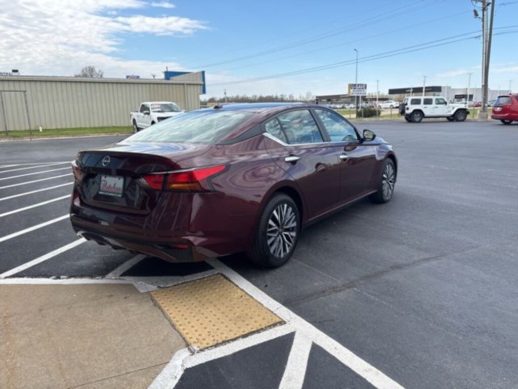 Used 2025 Nissan Altima 2.5 SV Sedan