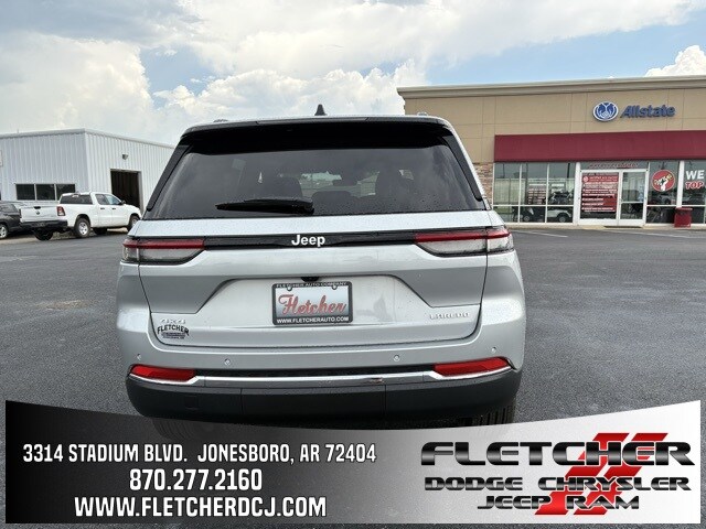 2025 Jeep Grand Cherokee Laredo photo 2