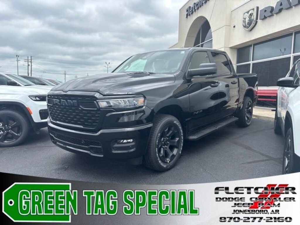 New 2026 Ram 1500 EXPRESS CREW CAB 4X4 5'7 BOX Pickup