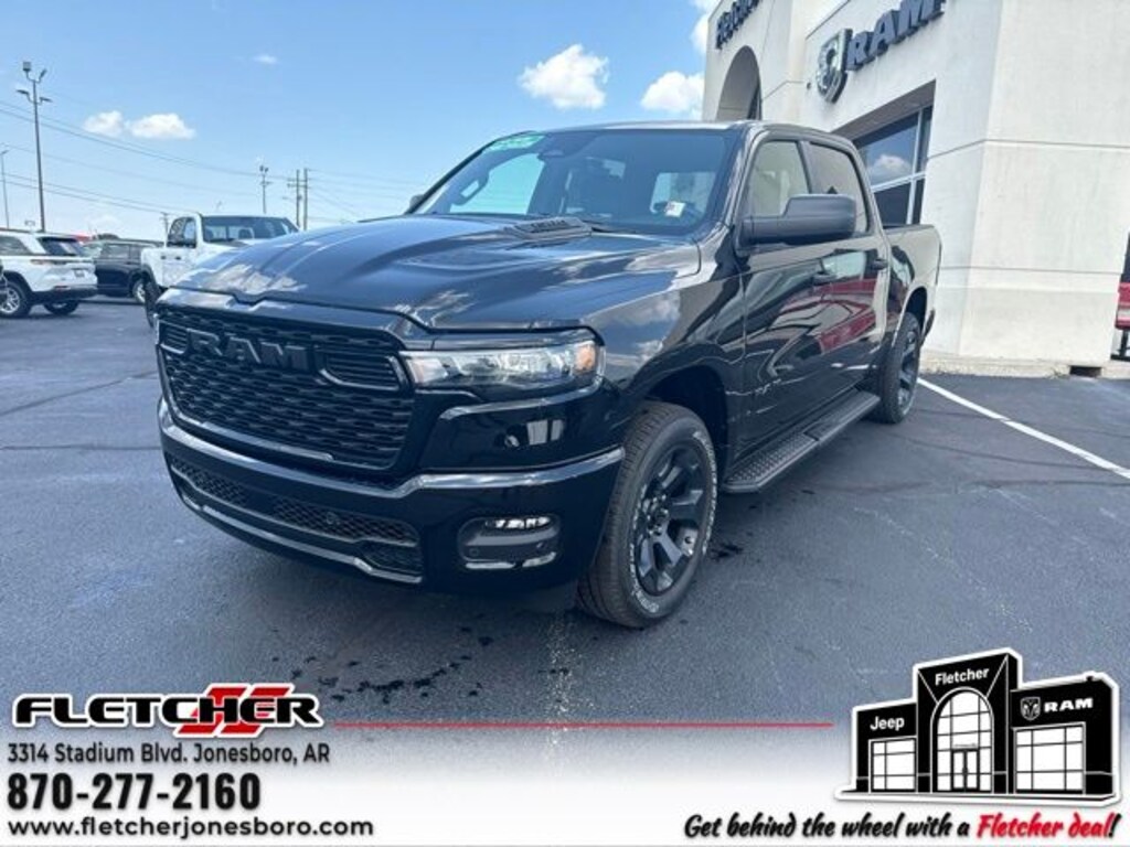 New 2026 Ram 1500 EXPRESS CREW CAB 4X4 5'7 BOX Pickup